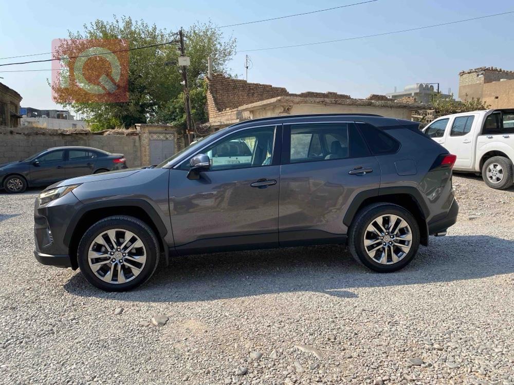 تۆیۆتا ڕاڤ 4